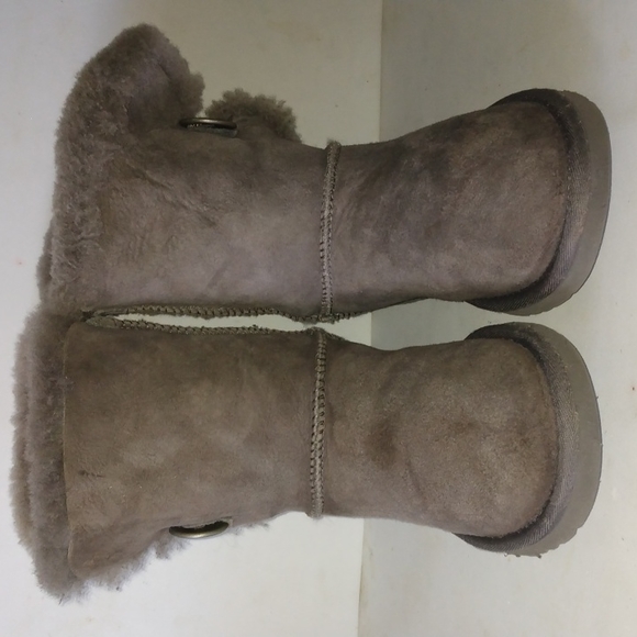UGG BOOTS CORTAS - Picture 2 of 10